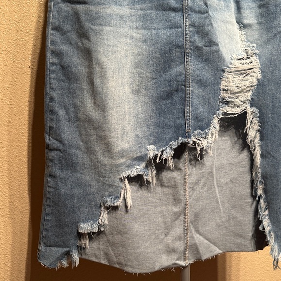 Women’s distressed denim jean midi skirt ripped torn size XL / 16 stretchy NEW - Picture 4 of 9